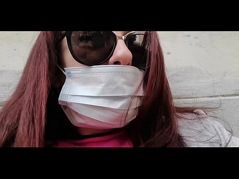 ❤️ Nicoletta hevner seg på naboen og tisser i garasjen hans (Special Covid19 Italian Quarantine) ❤ Superporno hos oss ❌