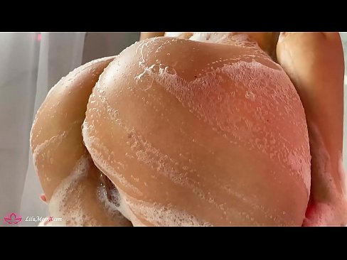 ❤️ Brunette onanerer fitte med vibrator til intens orgasme i dusjen ❤ Superporno hos oss ❌
