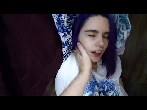 ❤️ Fant min søster i skapet og hjalp henne med å komme ❤ Superporno hos oss ❌